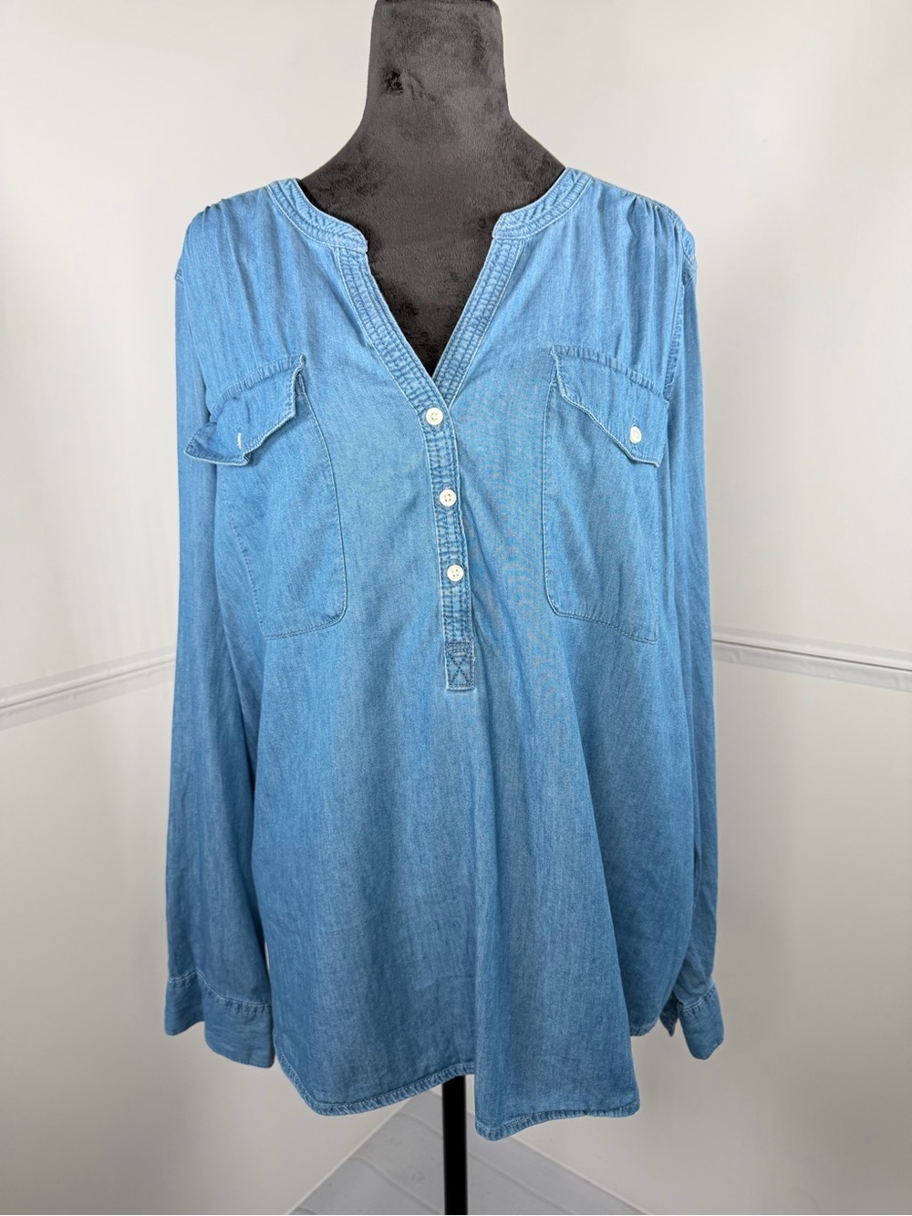 St. John's Bay Chambray Henley Tunic Top Blue Long Sleeve XXL